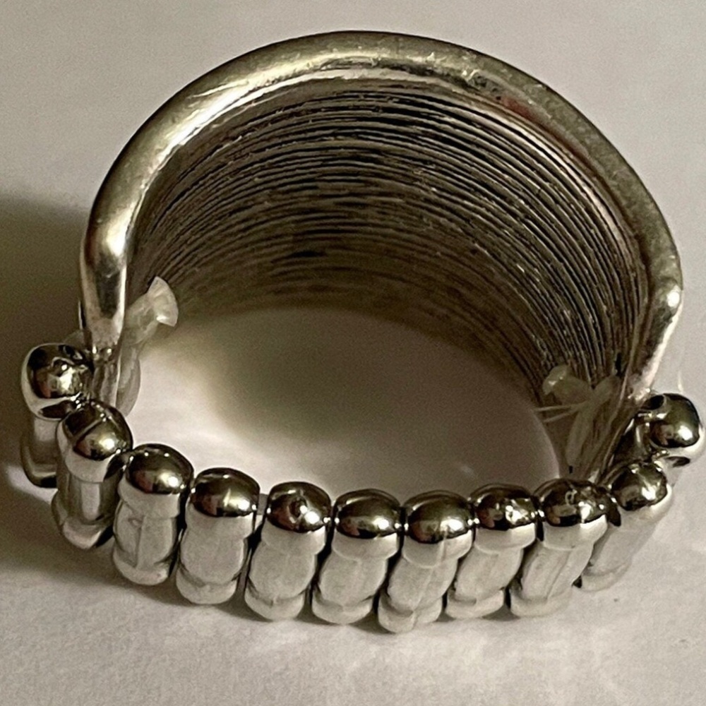 Armor Style Silver Ring with stretchy flexible fit band - Picture 5 of 6